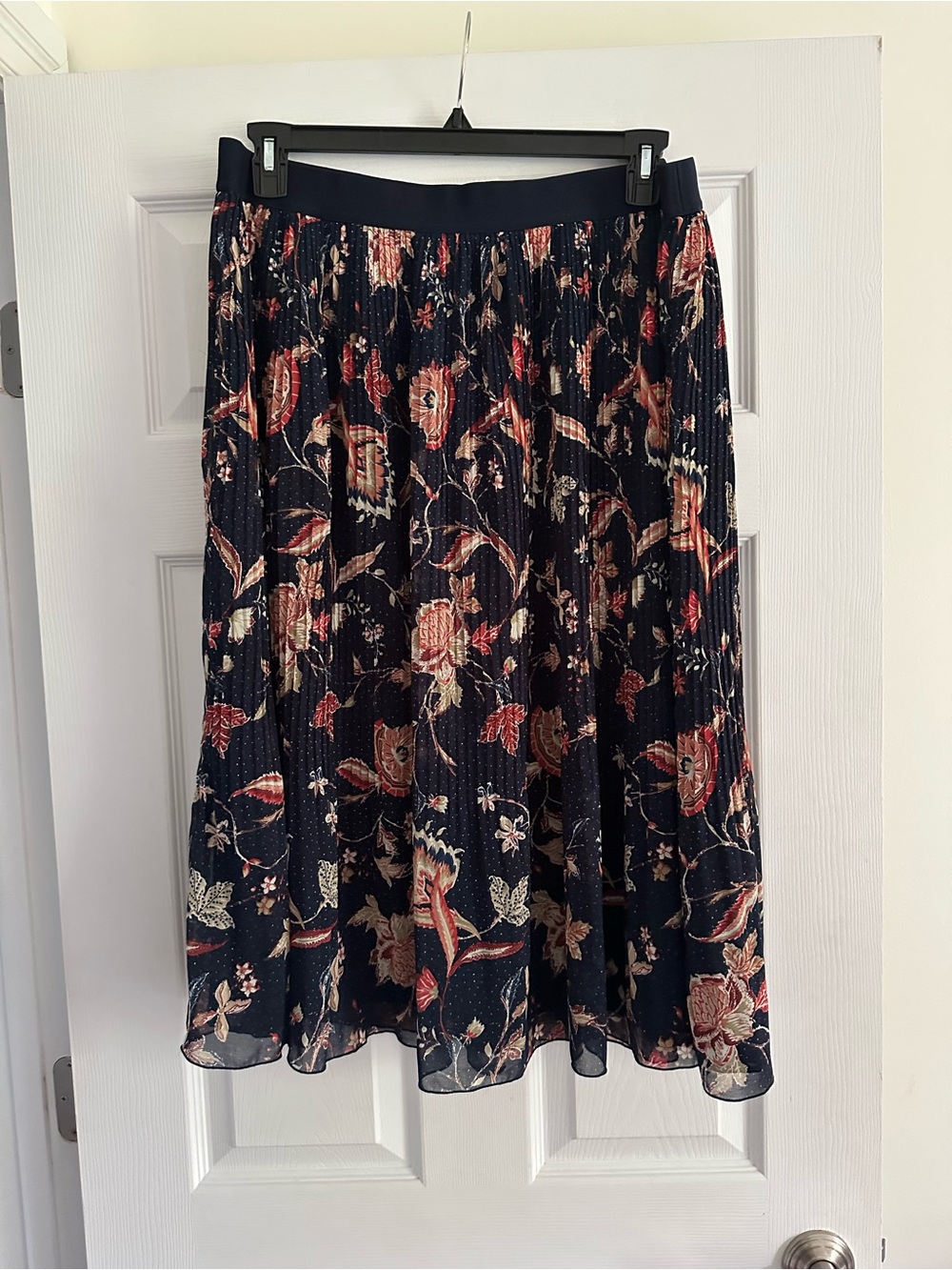 Size XL/16 Olsen Women’s Pleated Floral Midi Skirt Navy Boho Lined - Picture 4 of 8